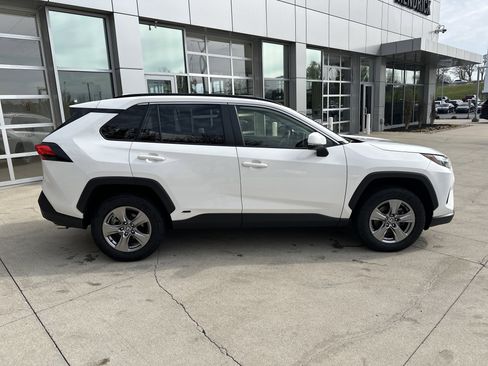 Certified 2023 Toyota RAV4 LE AWD/4WD image 10