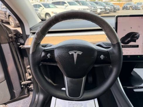 Used 2021 Tesla Model Y Long Range AWD/4WD image 13
