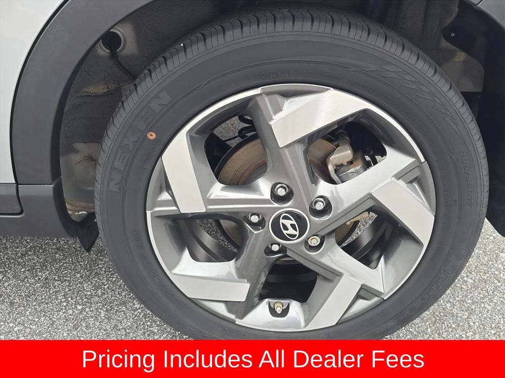 Certified 2023 Hyundai Venue SEL FWD image 13