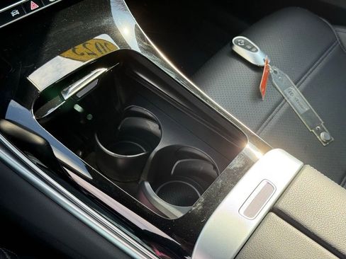 Used 2023 Mercedes-Benz GLC 300 4MATIC image 38