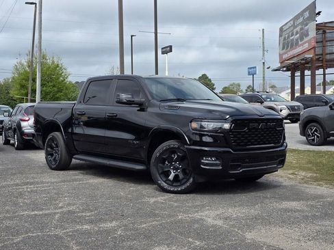 Used 2025 RAM 1500 4x4 Crew Cab image 2