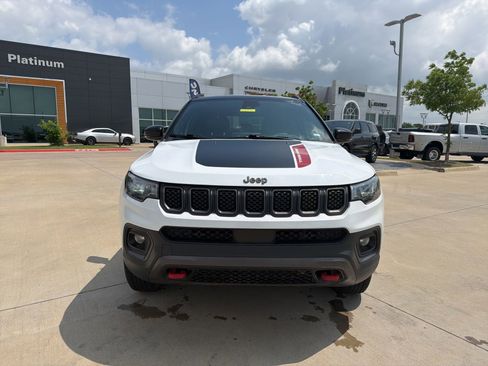 Used 2024 Jeep Compass Trailhawk AWD/4WD image 8