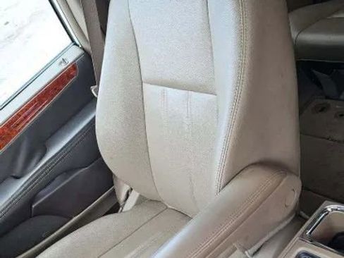 Used 2016 Chrysler Town & Country Touring w/ Driver Convenience Group FWD image 14