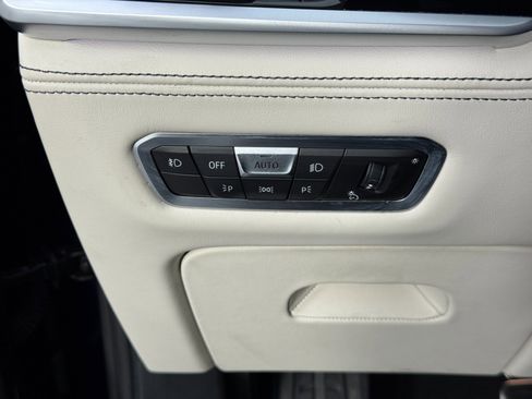 Used 2021 BMW X7 M50i w/ Dynamic Handling Package image 19