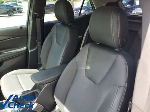 Used 2023 Buick Encore GX Select w/ Sport Touring Package FWD image 17