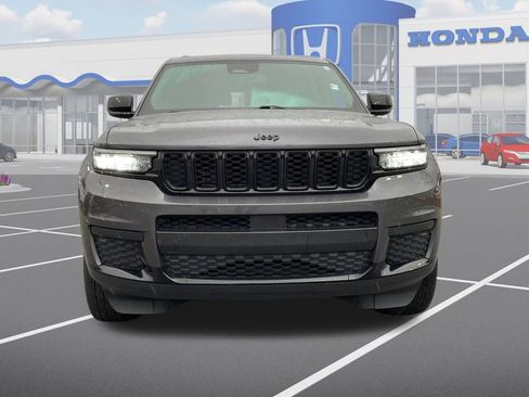 Used 2023 Jeep Grand Cherokee L Laredo image 2