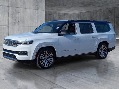 Used 2024 Jeep Grand Wagoneer L Series III image 2