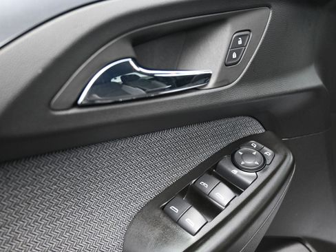 Used 2023 Chevrolet TrailBlazer LT FWD image 24