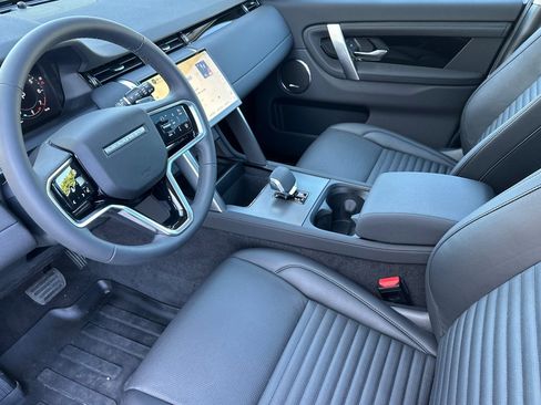 Used 2024 Land Rover Discovery Sport S image 11