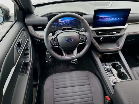 Used 2025 Ford Explorer ST-Line image 23
