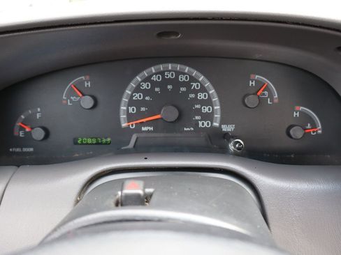 Used 1999 Ford F150 XL image 29