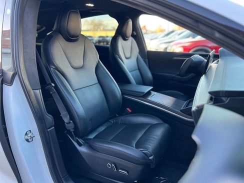 Used 2022 Tesla Model X image 21