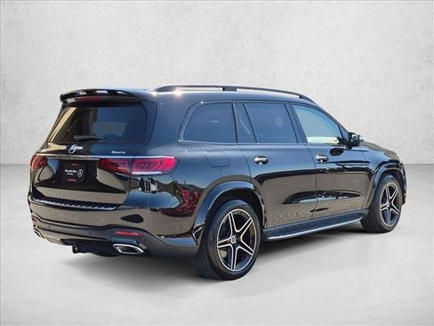 Used 2023 Mercedes-Benz GLS 580 4MATIC image 5