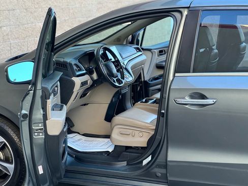 Used 2018 Honda Odyssey Touring image 9