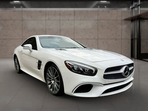 Used 2017 Mercedes-Benz SL 550 image 11