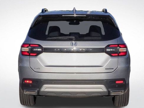 Used 2024 Honda Pilot Touring image 6