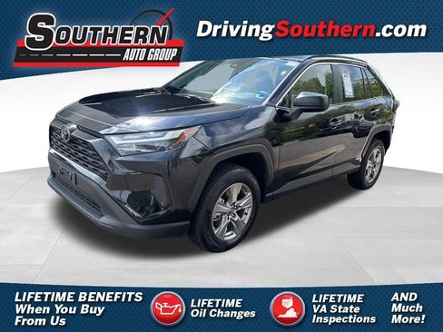 Used 2025 Toyota RAV4 LE AWD/4WD image 1