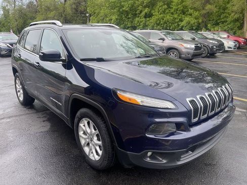 Used 2015 Jeep Cherokee Latitude w/ Cold Weather Group AWD/4WD image 2
