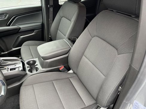 Used 2025 GMC Canyon Elevation w/ Convenience Package image 13