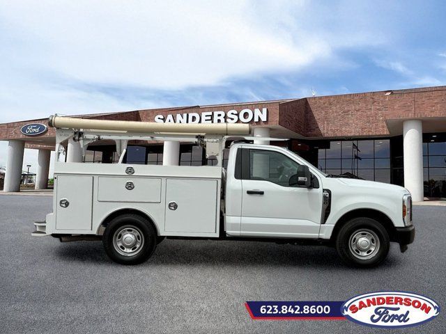 Used 2025 Ford F250 XL RWD image 2