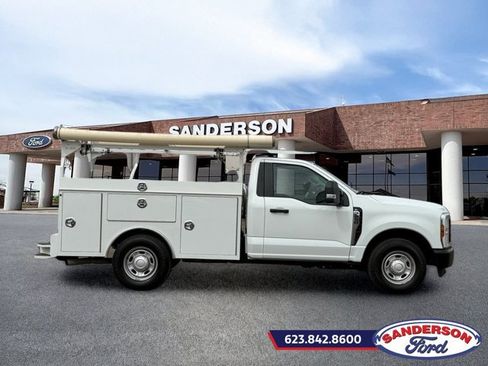 Used 2025 Ford F250 XL RWD image 2