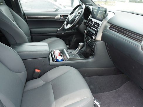 Used 2023 Lexus GX 460 Premium w/ Premium Package AWD/4WD image 11
