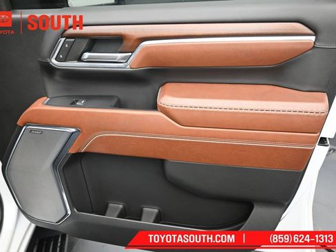 Used 2024 GMC Sierra 2500 Denali Ultimate AWD/4WD image 39