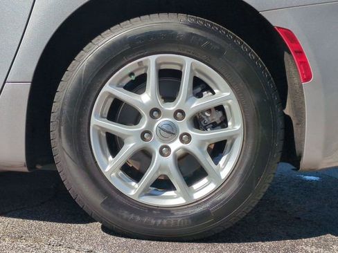 Used 2021 Chrysler Voyager Lxi image 33