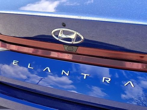 Certified 2023 Hyundai Elantra SEL w/ Preferred Accessory Package FWD image 29