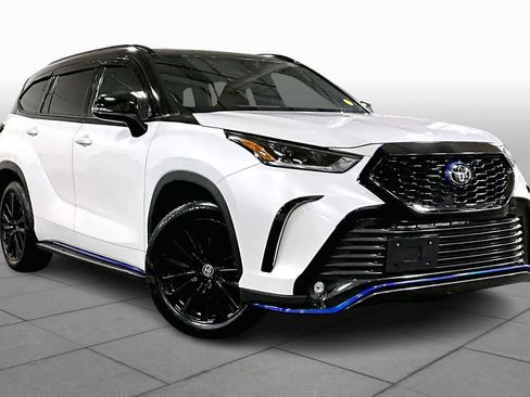 Used 2023 Toyota Highlander XSE image 4