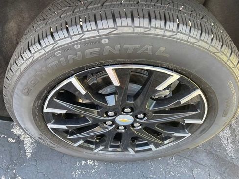 Used 2025 Chevrolet Traverse LT w/ Sun and Wheel Package AWD/4WD image 32