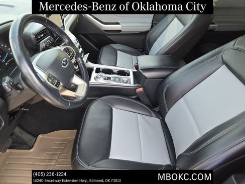 Used 2022 Ford Explorer XLT w/ Equipment Group 202A AWD/4WD image 11