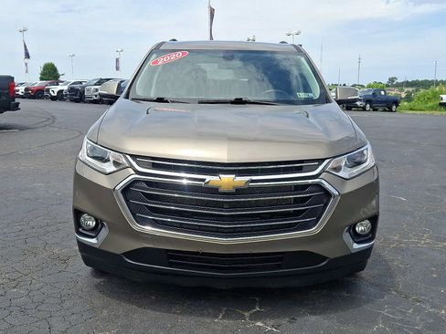 Used 2020 Chevrolet Traverse LT w/ LPO, Floor Liner Package AWD/4WD image 2
