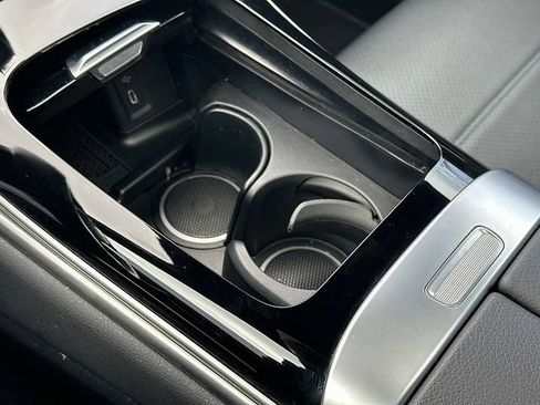 Certified 2025 Mercedes-Benz GLC 300 4MATIC image 31