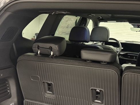 New 2026 Buick Enclave Avenir w/ Super Cruise Package FWD image 18