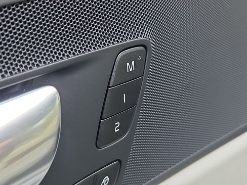 Used 2025 Volvo XC60 T8 Plus w/ Protection Package Premier image 12