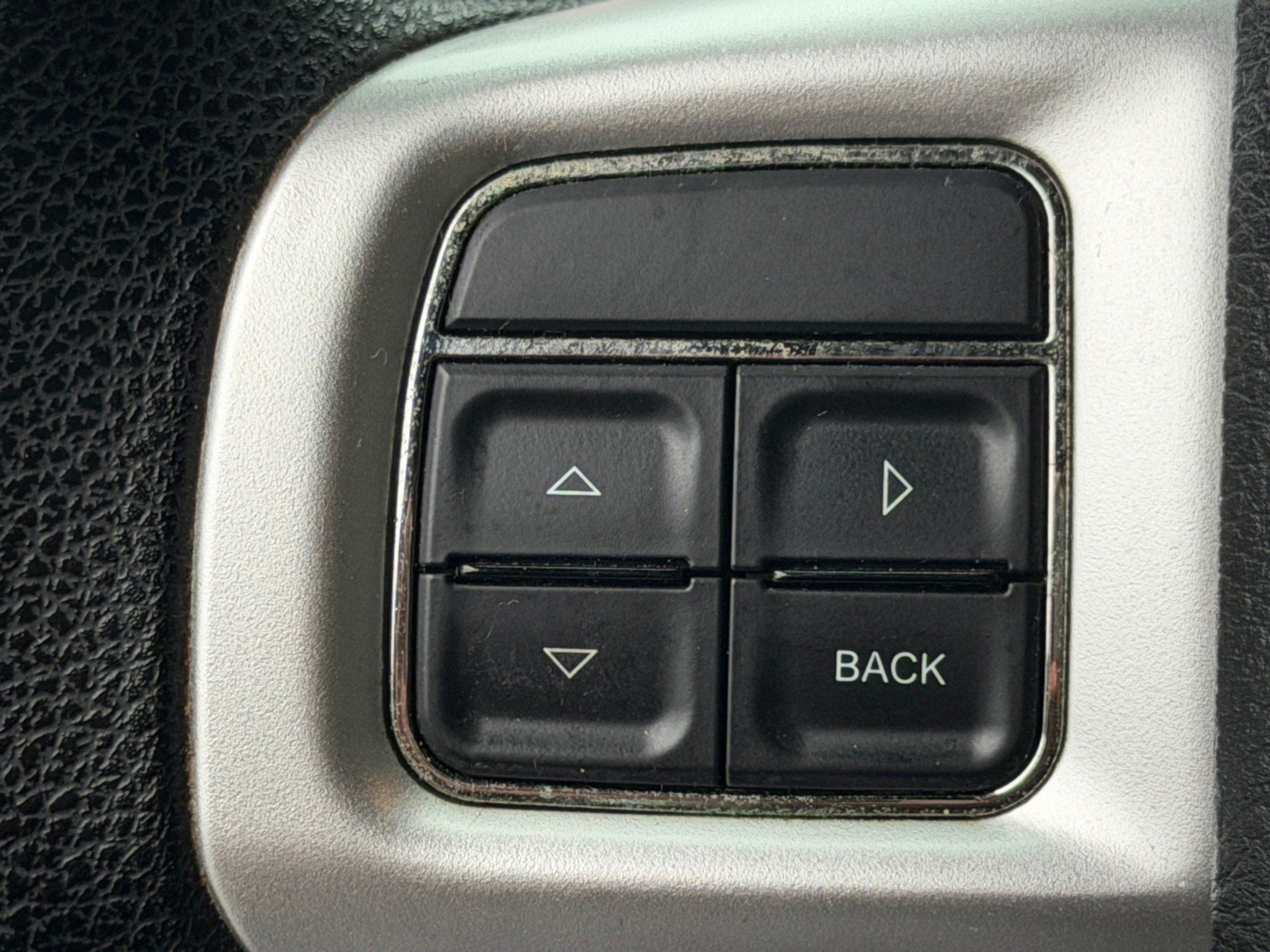 Used 2013 Dodge Charger SE RWD image 28