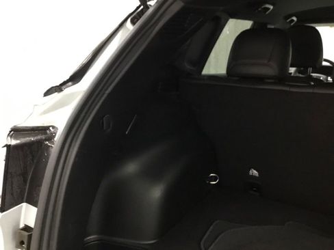Used 2024 Jeep Compass Latitude w/ Altitude Special Edition AWD/4WD image 16