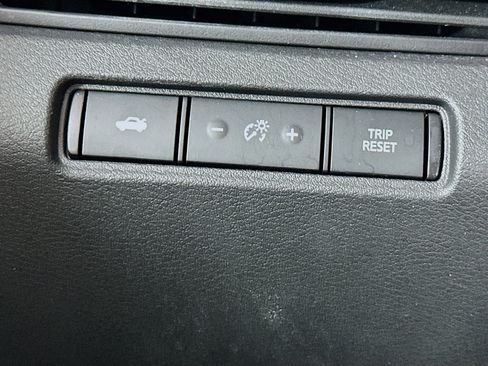 Used 2024 Nissan Altima 2.5 SV image 17