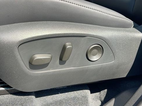 New 2025 GMC Acadia Elevation w/ Elevation Premium Package image 11