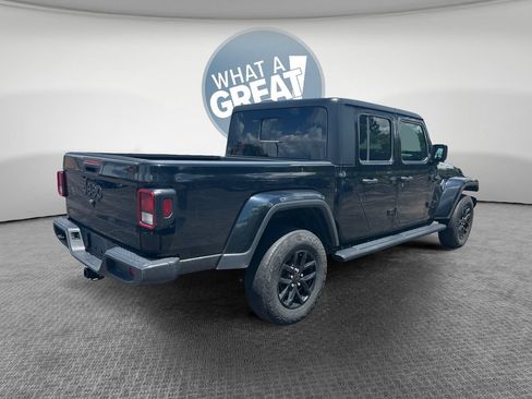 Used 2022 Jeep Gladiator Sport AWD/4WD image 3