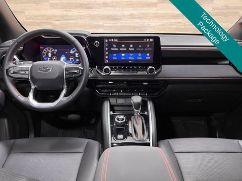 Used 2025 Chevrolet Colorado Z71 w/ Technology Package AWD/4WD image 2