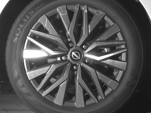 Used 2025 Nissan Altima 2.5 SV image 13