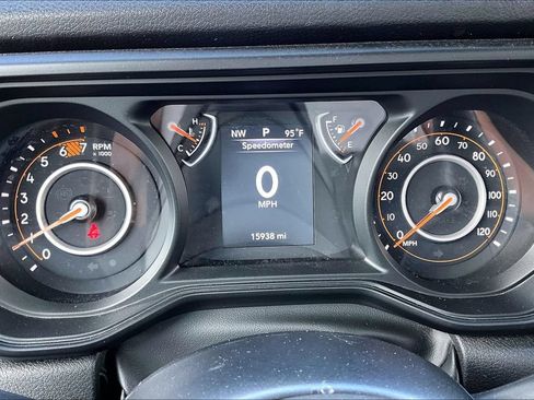 Used 2025 Jeep Wrangler Sport AWD/4WD image 12