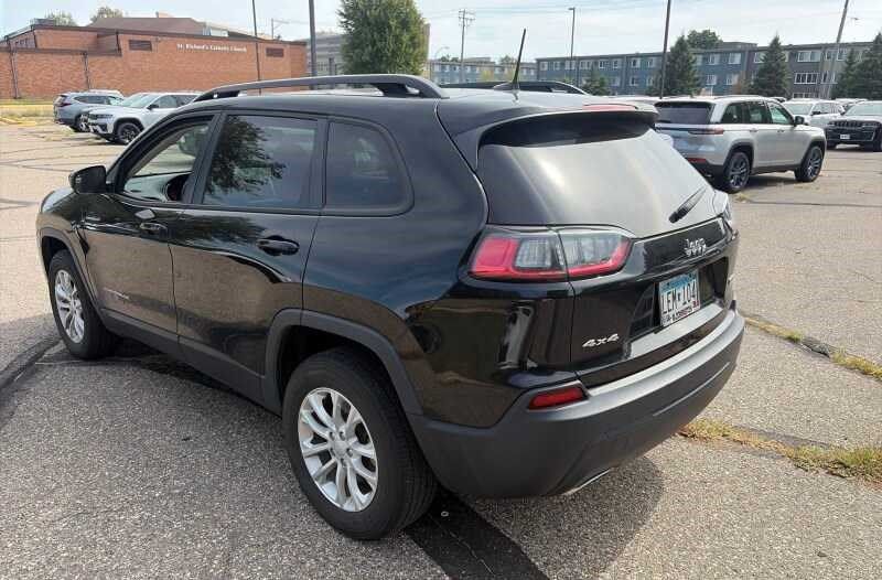 Used 2022 Jeep Cherokee Latitude Lux w/ Sun & Sound Group AWD/4WD image 4