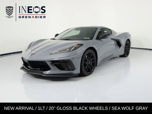 Used 2025 Chevrolet Corvette Stingray Coupe w/ 1LT RWD image 1