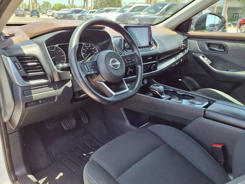 Used 2023 Nissan Rogue S FWD image 19