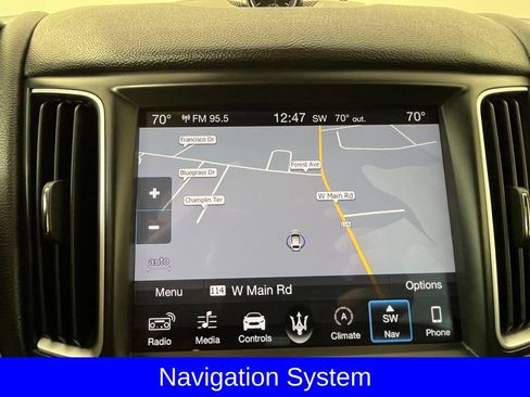 Used 2018 Maserati Levante AWD/4WD image 5