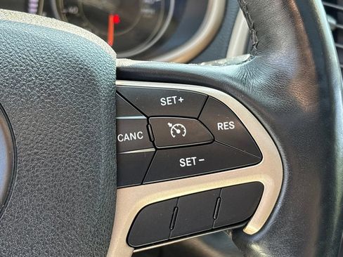 Used 2017 Jeep Cherokee 75th Anniversary AWD/4WD image 20