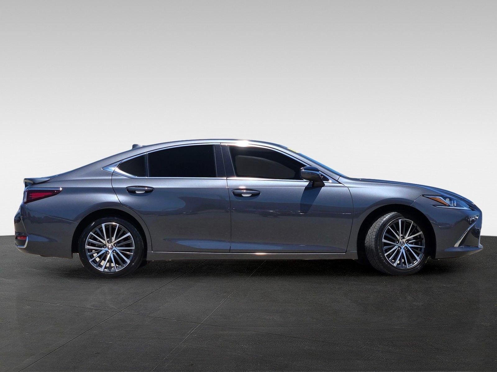 Used 2024 Lexus ES 300h w/ Premium Package FWD image 4